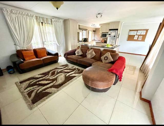 3 BEDROOM HOUSE FOR SALE IN NOORDHEUWEL